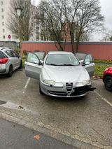 Alfa Romeo Auto Alfa Romeo - Alfa Romeo 147 aus 2002