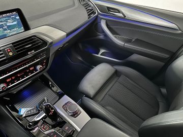 Fahrzeugabbildung BMW X3 xD30d M SPORT Panorama AHK Kamera HUD Alarm