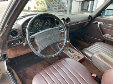 Mercedes-Benz SL 560