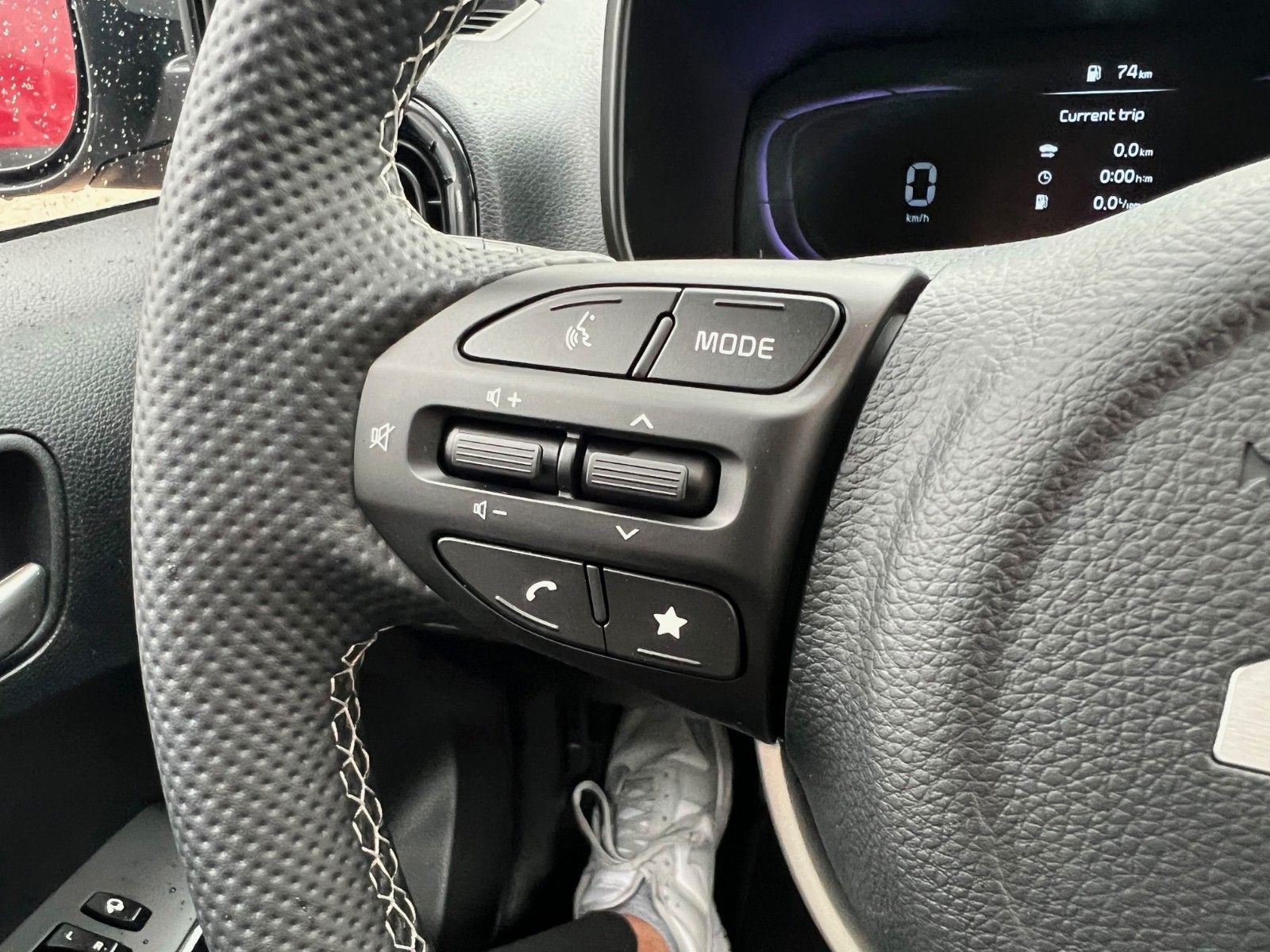 Fahrzeugabbildung Kia Picanto 1.0 GT-line AMT Navi Kamera Sitzheizung