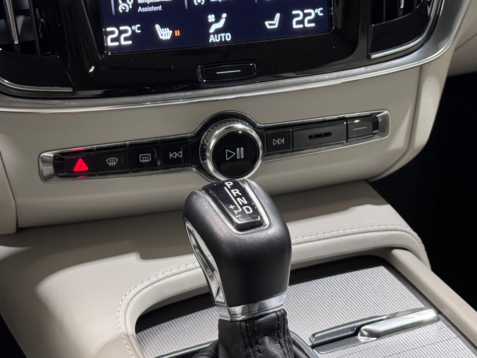 Volvo V90 Cross Country Pro D5 AWD | AHK LED NAVI 360° foto 10