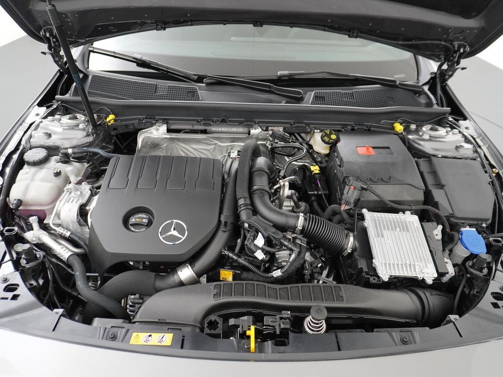 Mercedes-Benz A 180 Star Edition AMG Line | Voorstoelen Verwar