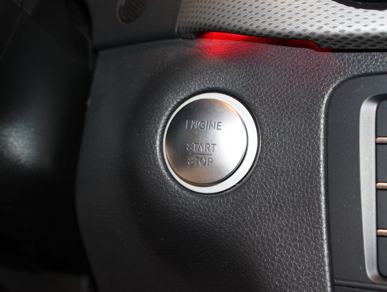Fahrzeugabbildung Mercedes-Benz B 220 CDI Urban COMAND+LED+AHK+Totwinkel+PDC