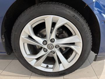 Fotografie 4 des Opel Astra 1.2 Turbo Start/Stop GS Line