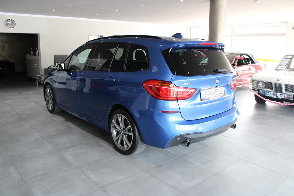 BMW 220