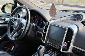 Porsche Cayenne - 10