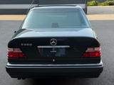 Mercedes-Benz MERCEDES E500 - gebrauchte Mercedes-Benz E 500 aus dem Jahr 1994
