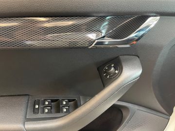 Skoda Octavia Combi RS *TEMPOMAT*NAVI*AHK*BI-XENON*