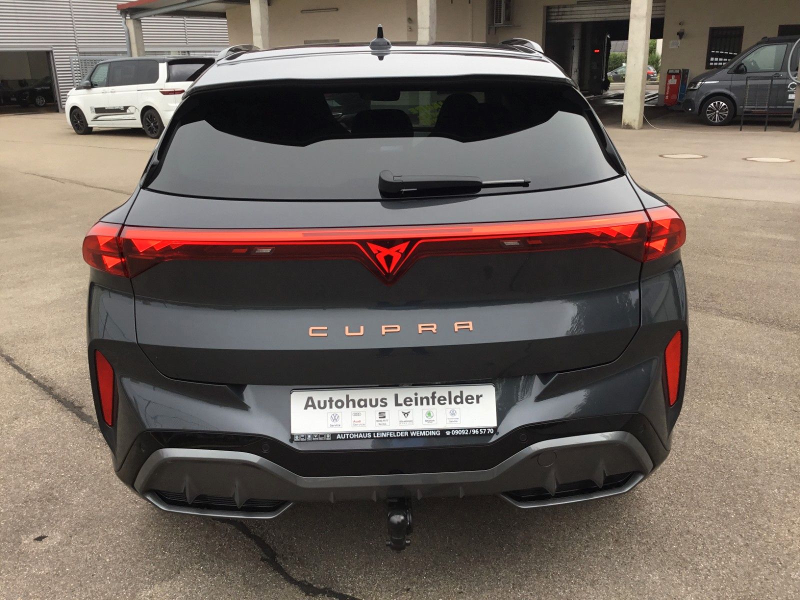 Fahrzeugabbildung CUPRA Terramar 2.0 TSI DSG 4Drive+Matrix+AHK+Pano+360°