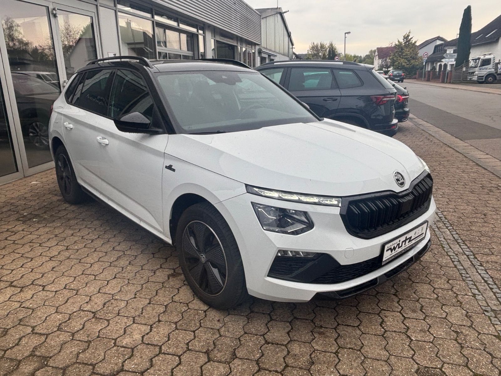 Fahrzeugabbildung SKODA Kamiq 1.0 TSI KAM PANO Monte Carlo