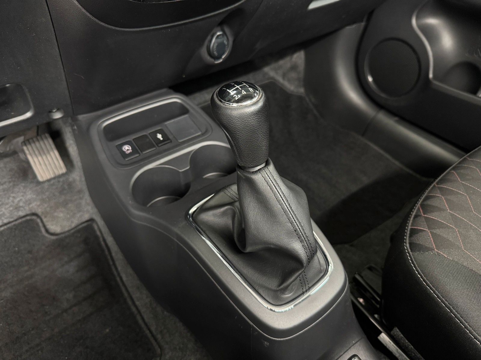 Fahrzeugabbildung Mitsubishi Space Star Algarve Limitiert KeylessGO Allwetter