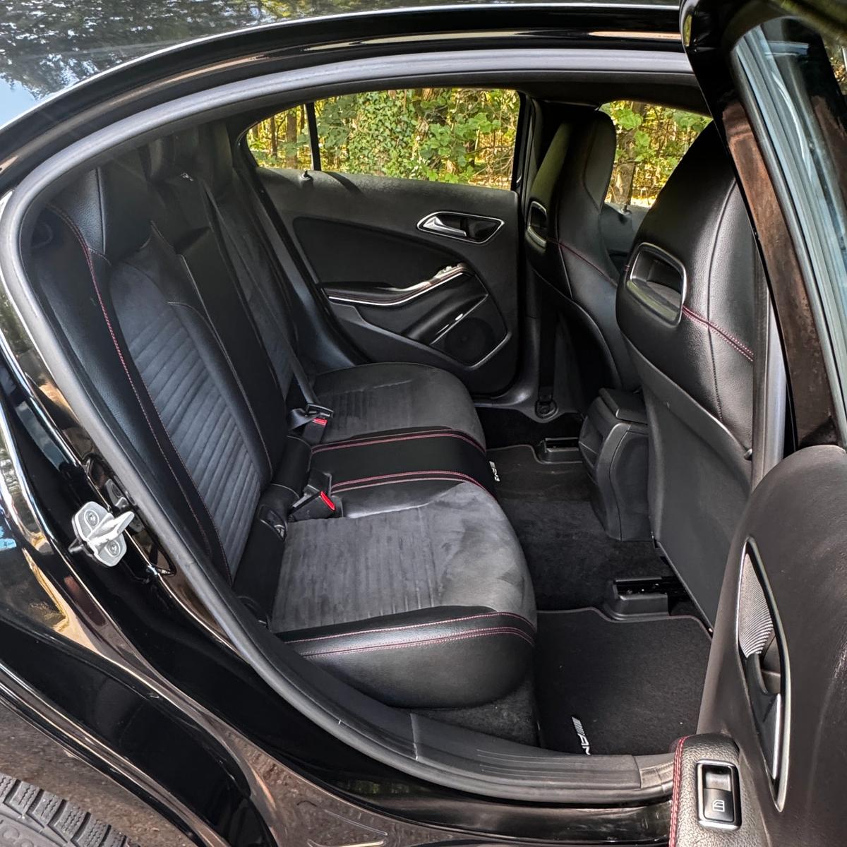 Mercedes-Benz A 180 AMG 122ch - Entretien Mercedes - Sièges sports - 8 Pneus inclus - Bi-xénon
