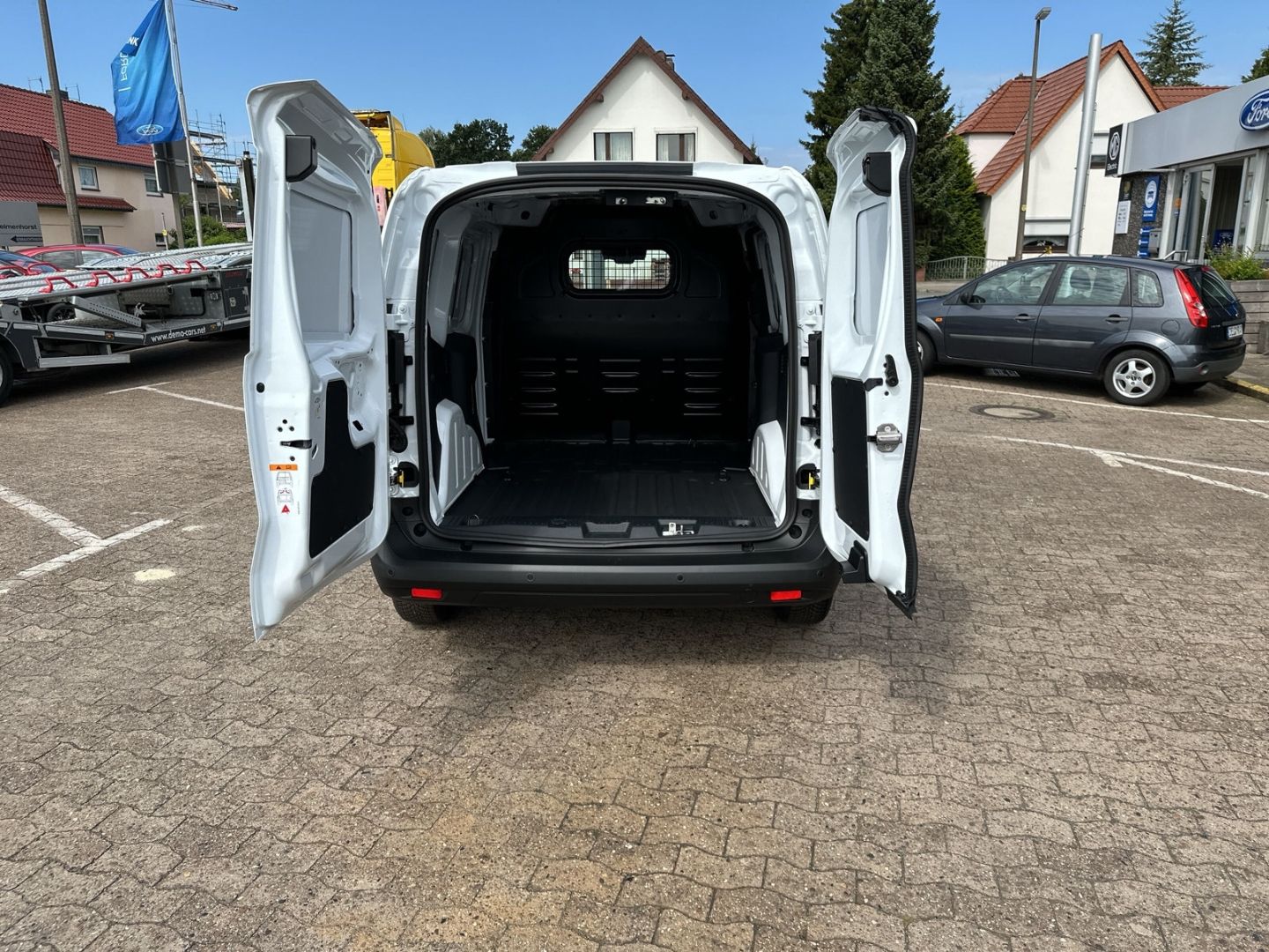 Fahrzeugabbildung Ford Transit Courier ab 179€ netto mtl.Trend 1.0 EcoB