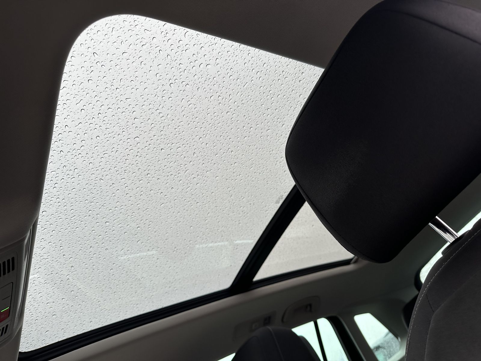 Fahrzeugabbildung Volkswagen Tiguan 2.0 TDI 4M HL NAV+LED+AHK+PANO+360°+ACC