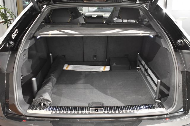 Fahrzeugabbildung Lamborghini Urus LP650 *PANO*Carbon*HeUp*22**Mietkauf*