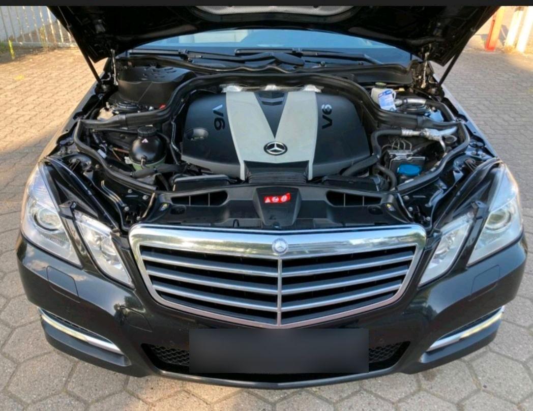 Mercedes-Benz E300 2010 — photo 9