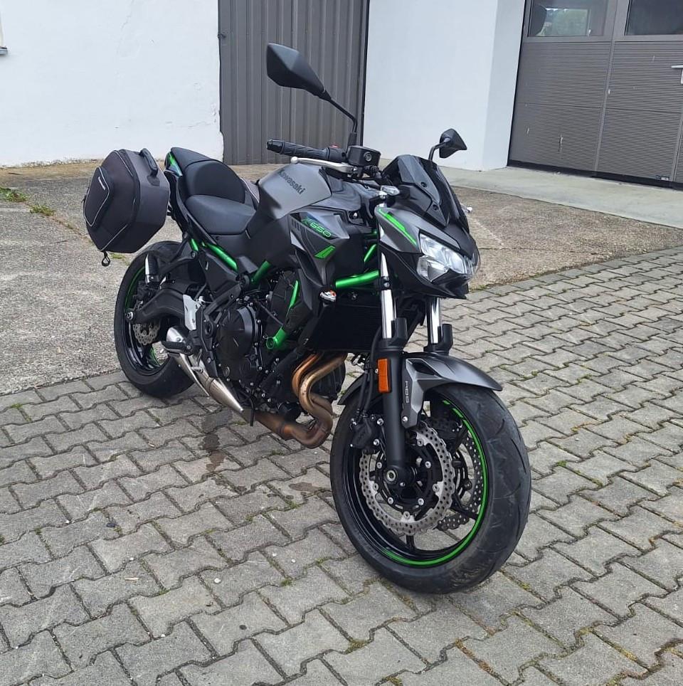 Kawasaki Z 650, Garantie 07/27, A2 opt., viel Zubehör