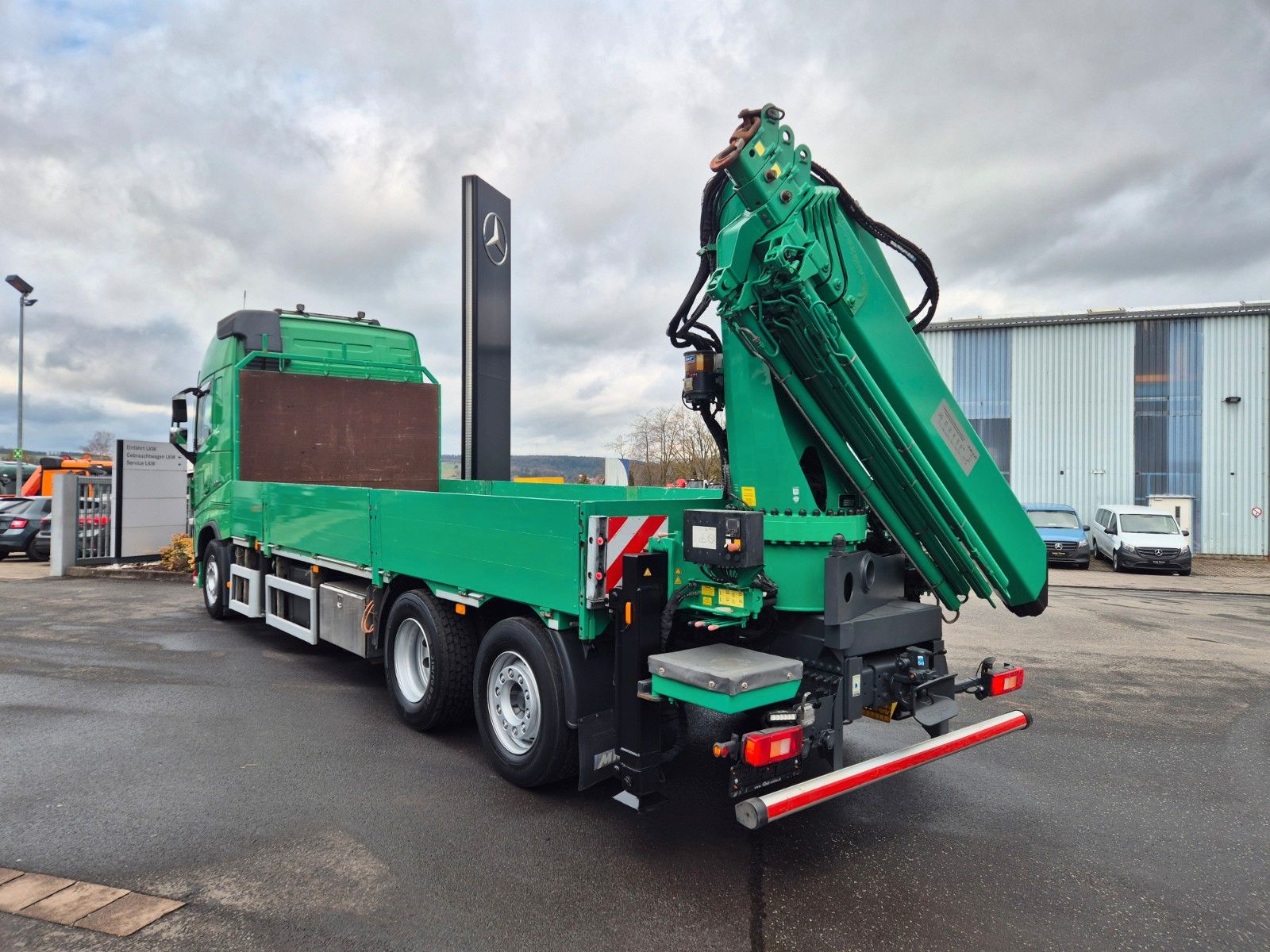 Fahrzeugabbildung Volvo FH 500 Heckkran MKG HLK341SHP Funk AHK