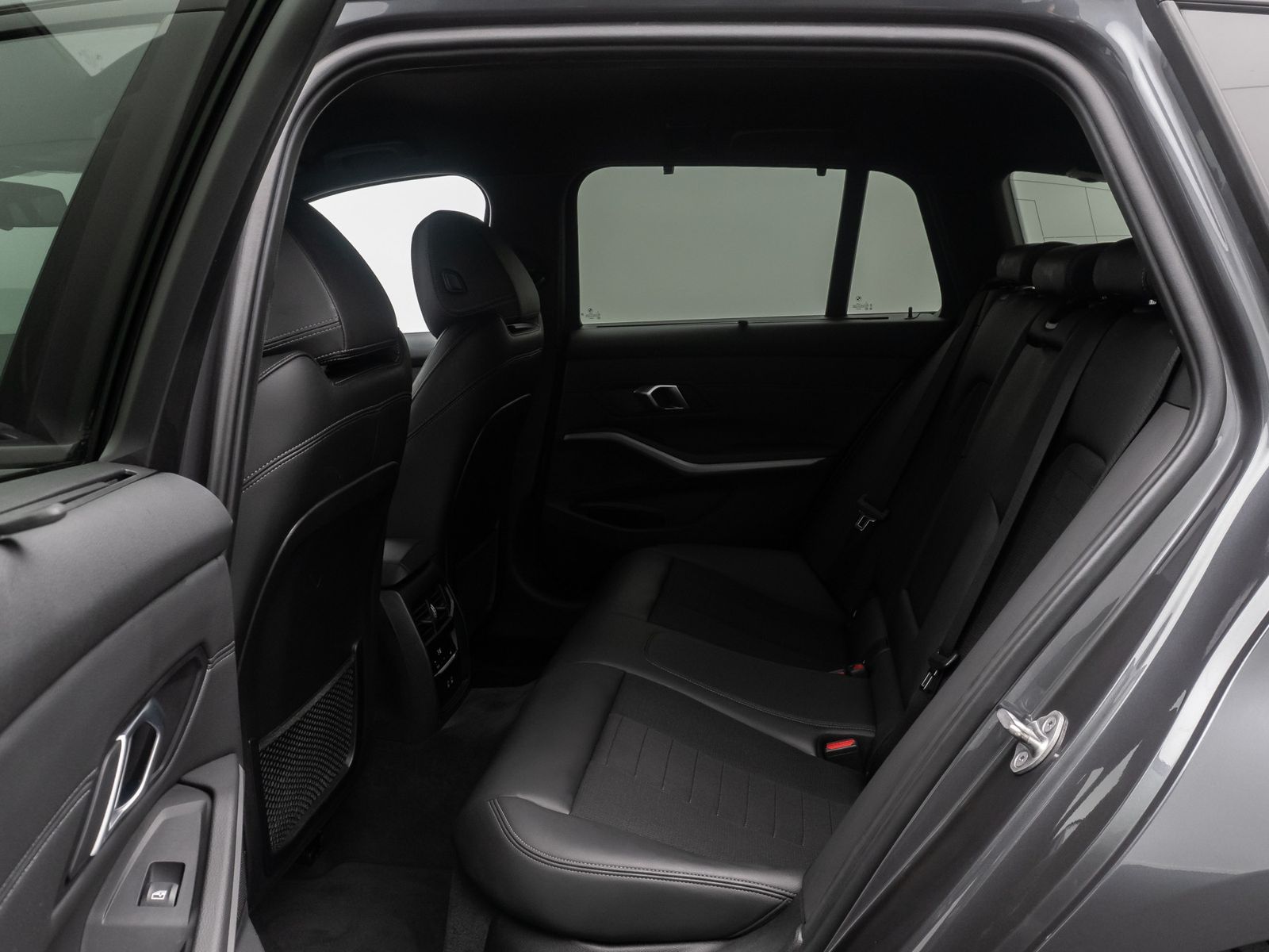 Fahrzeugabbildung BMW 318d Geschwindigreg DAB Alarm AHK WLAN M Sport