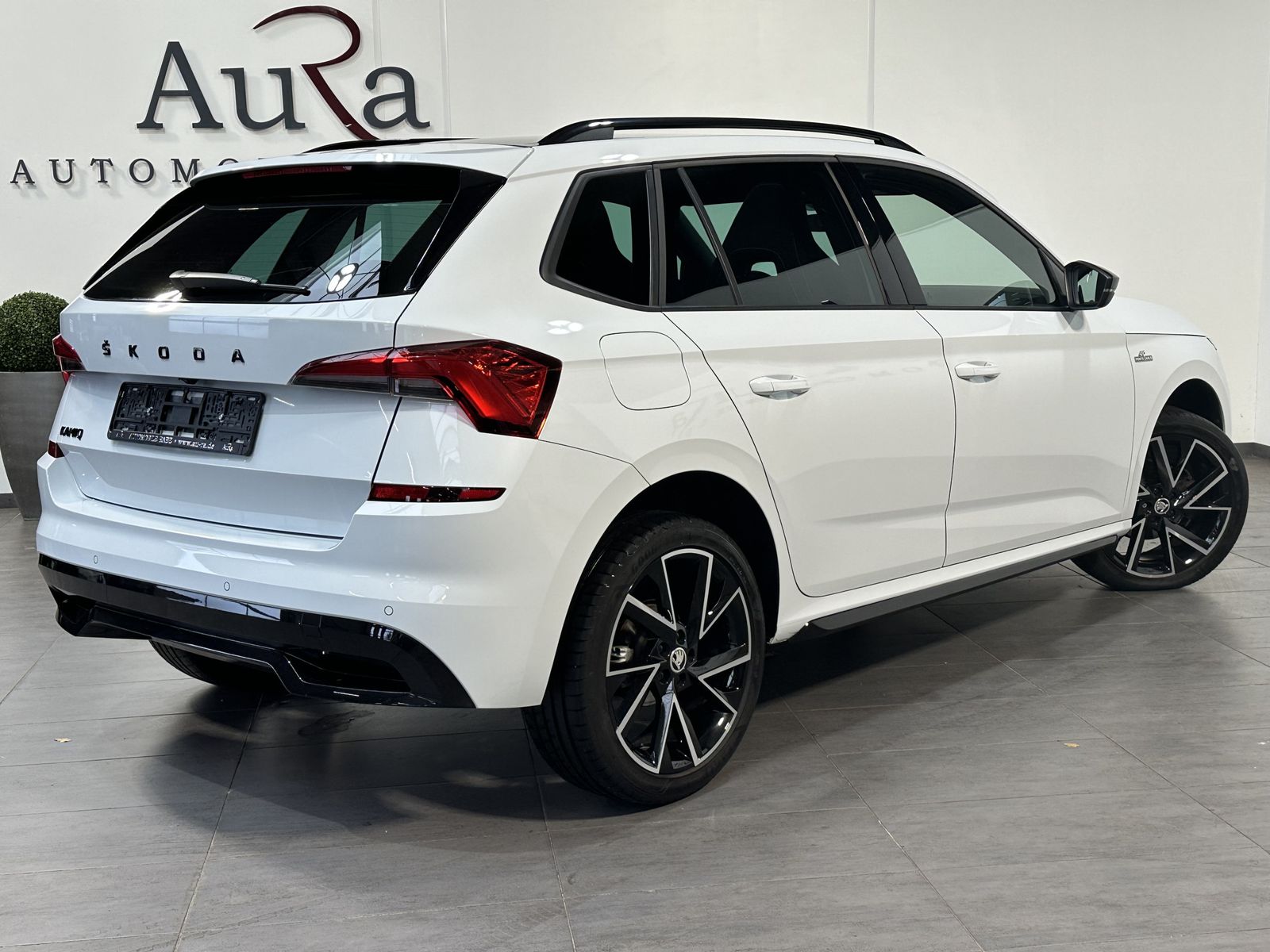 Fahrzeugabbildung SKODA Kamiq 1.5 TSI DSG Monte Carlo NAV+LED+ACC+PANO