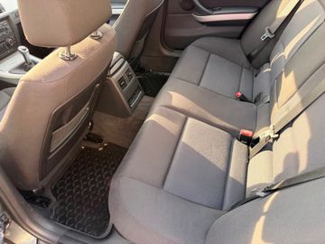 BMW 318 - 9