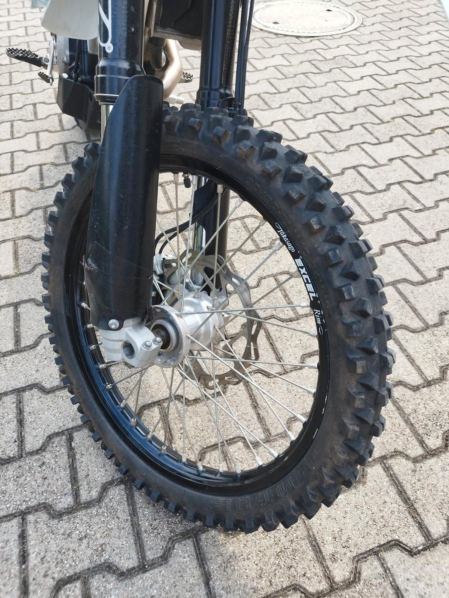 Husqvarna  2011 — photo 11