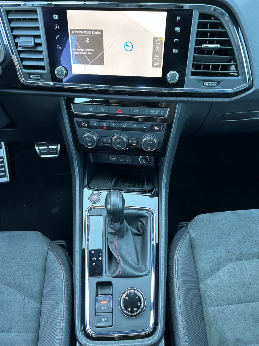 Fahrzeugabbildung SEAT Ateca 2.0 TSI DSG 4D FR NAV+LED+ACC+360°+BEATS