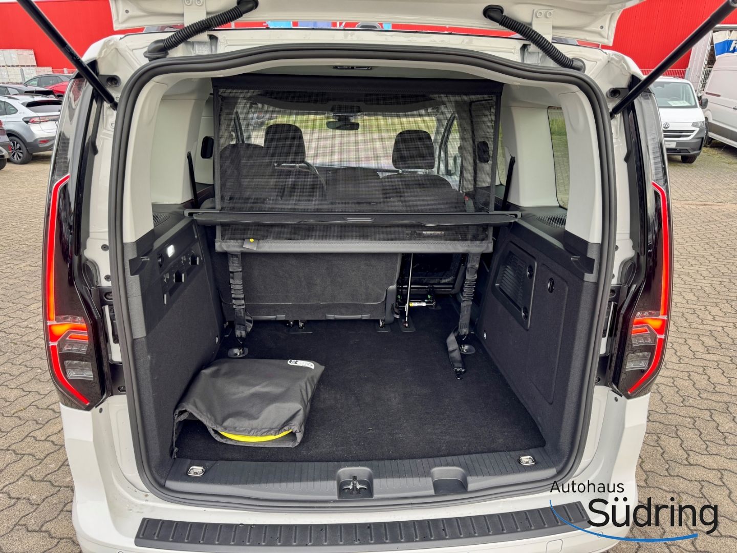 Caddy 1,5 TSI eHybrid DSG AHK Navi Rückfahrk.