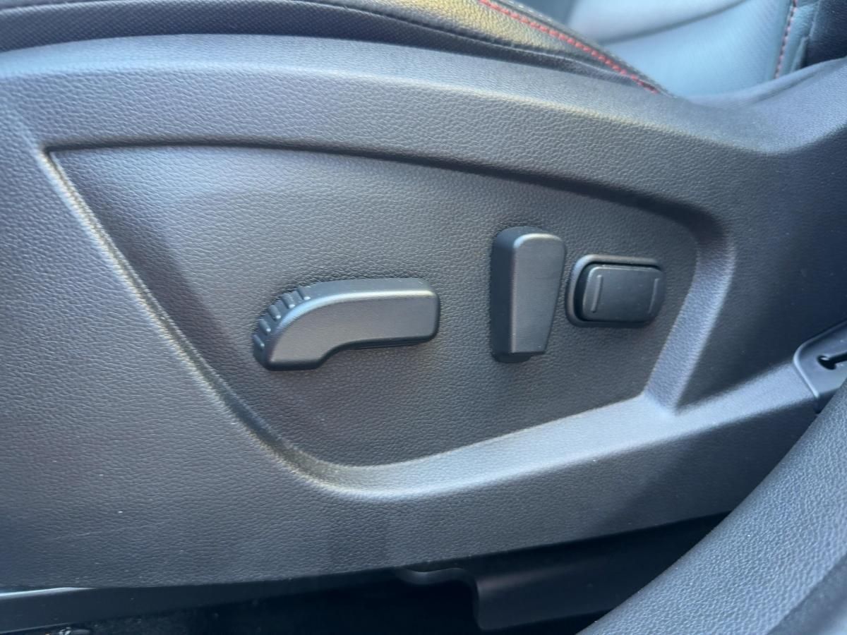 Fahrzeugabbildung Renault Arkana R.S. LINE TCe 140 EDC ACC