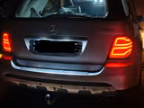 Mercedes-Benz ML 280 CDI 4MATIC - - silberne Mercedes-Benz ML 280