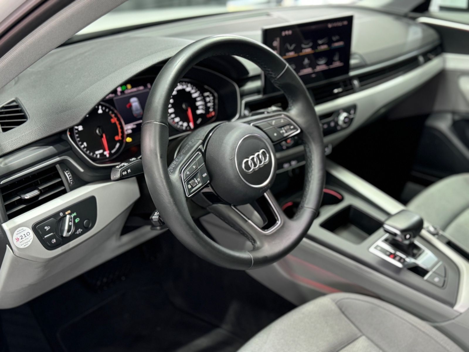 Fahrzeugabbildung Audi A4 Avant 35 TDI advanced*S-TRONIC*NAVI*MATRIX*