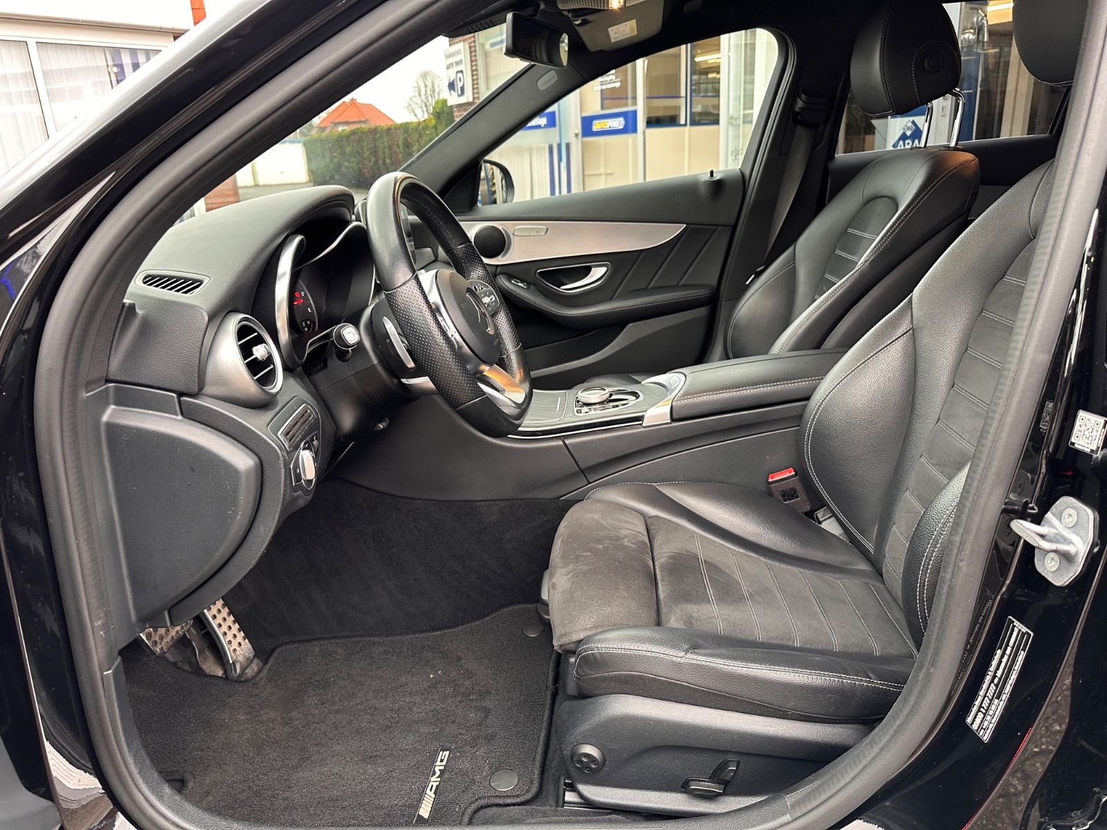 Fahrzeugabbildung Mercedes-Benz C 220 d T-Modell AMG Line Autm. LED/Navi/GRA/PDC