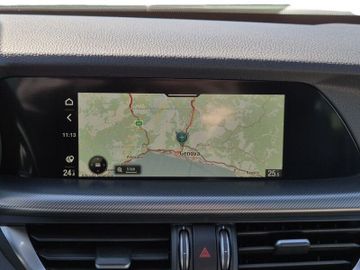 Alfa-Romeo Stelvio - 11