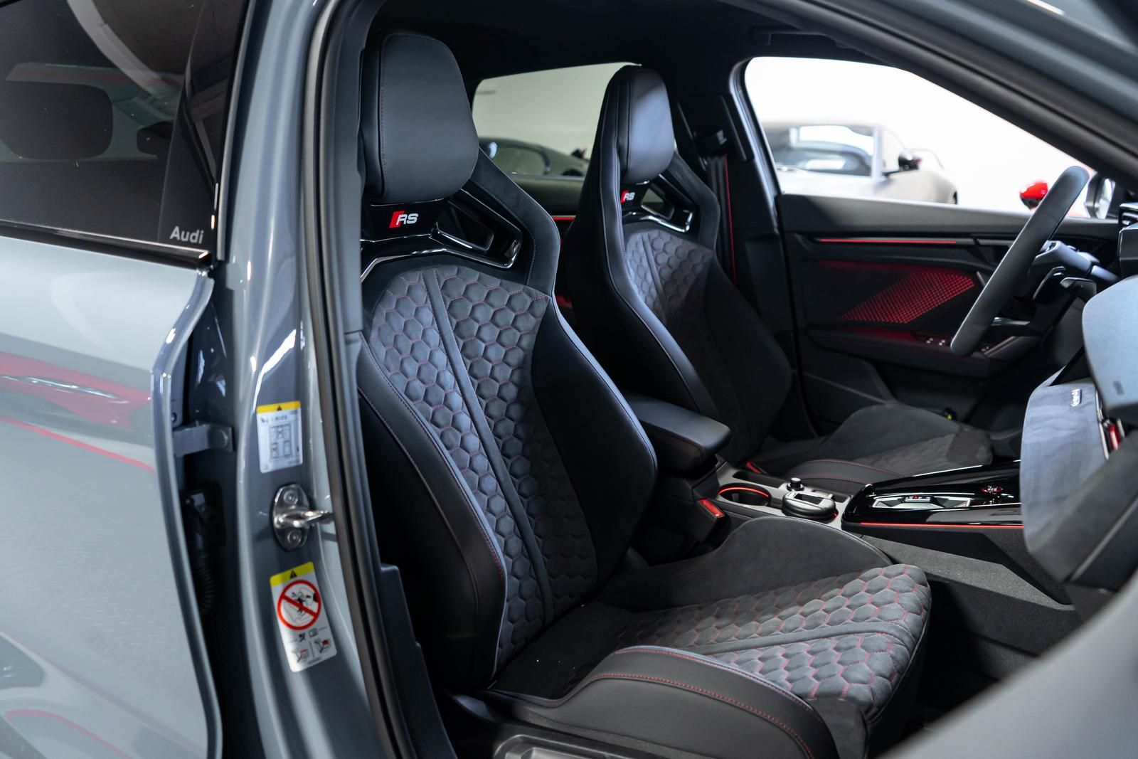 Audi RS3 2.5 TFSI quattro PANO SONOS KERAMIK RS-AGA foto 19