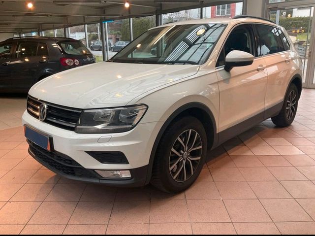 Volkswagen Tiguan 2.0 TDI/ Standheizung/AHK/ACC