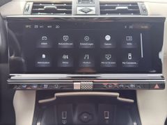 Fahrzeugabbildung DS Automobiles DS 7 BlueHDI 130 EAT8 Étoile Opera Hellgrau