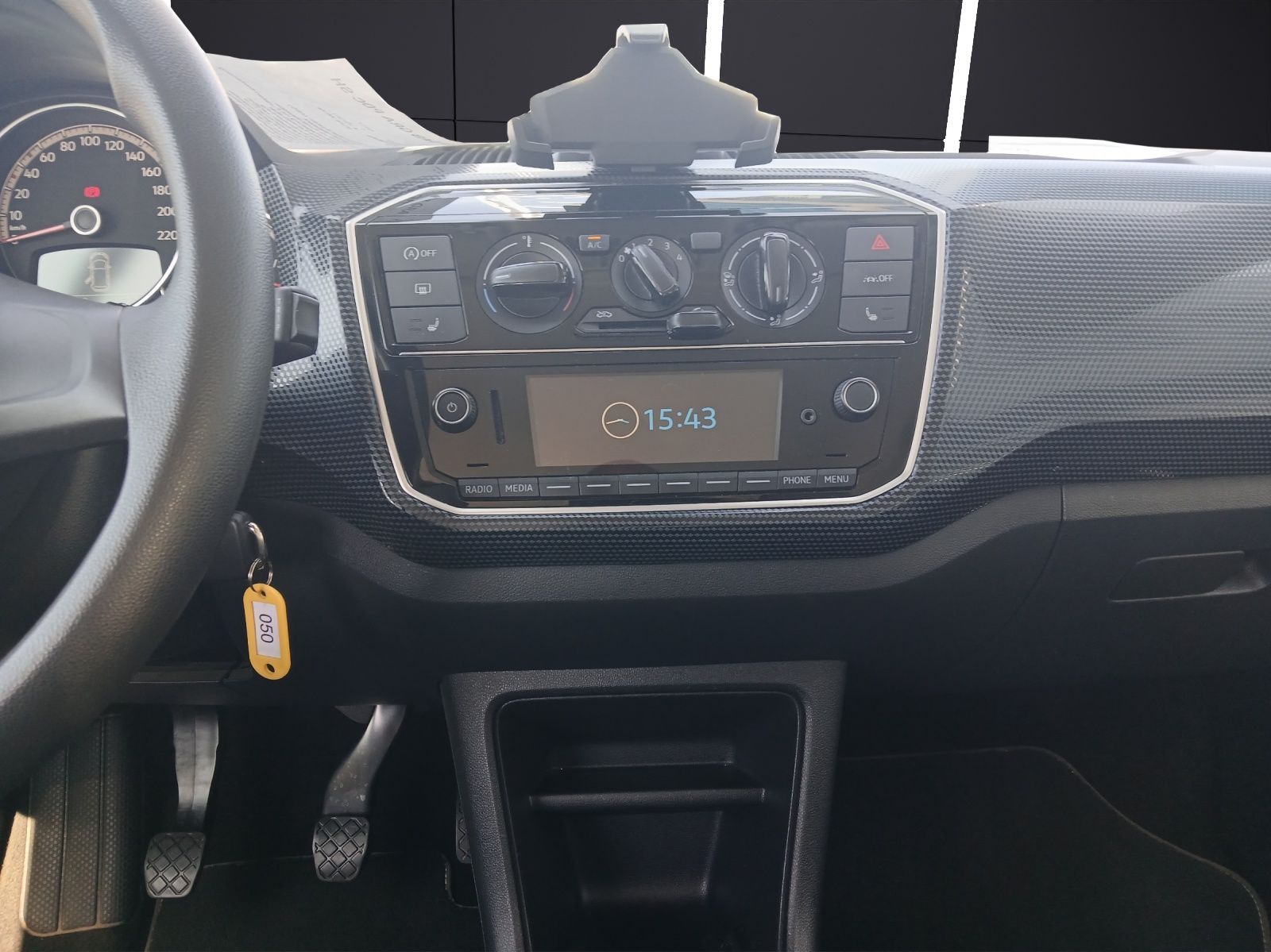 Fahrzeugabbildung Volkswagen up! Klima DAB GRA PDC SH