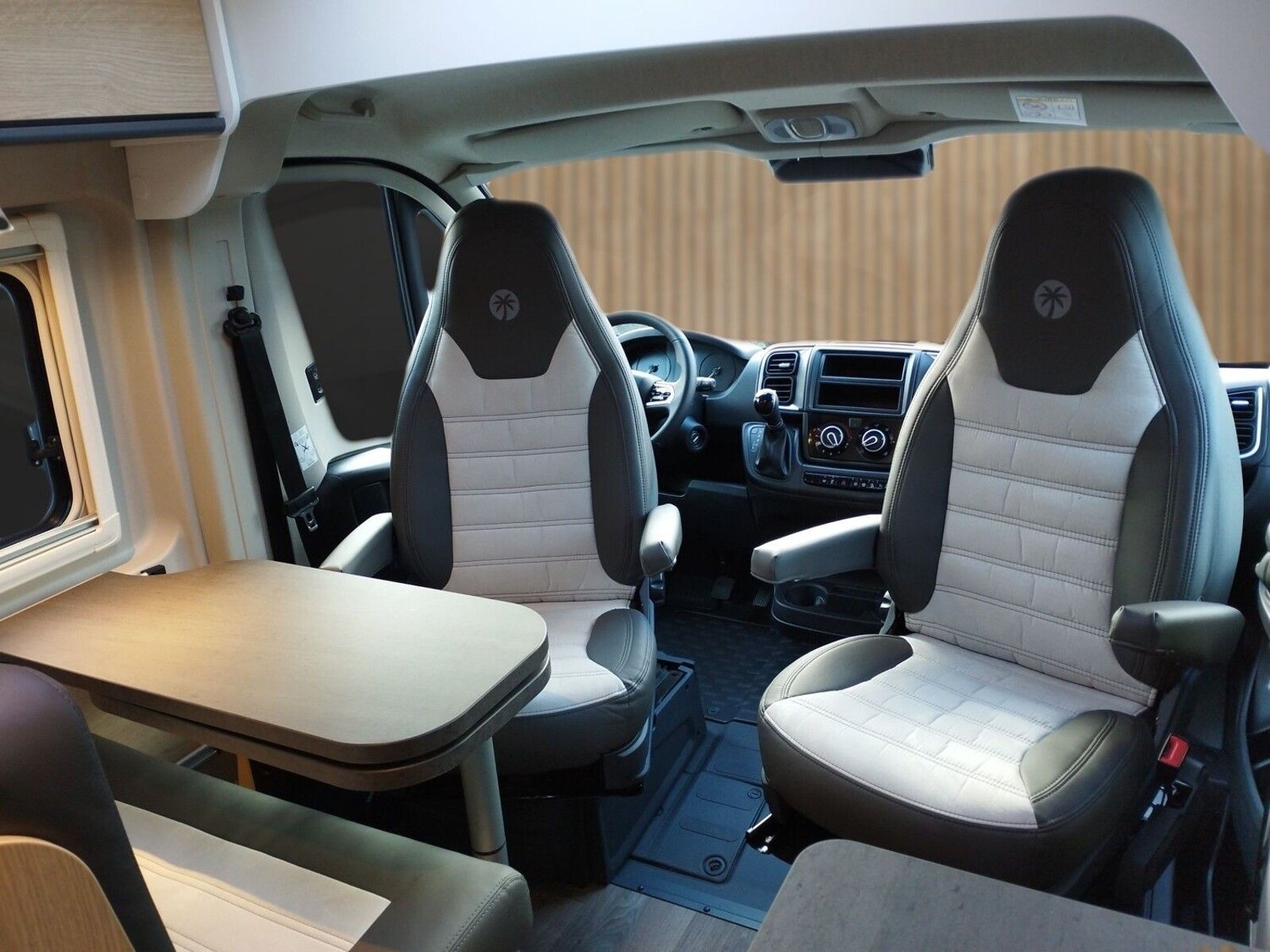 Fahrzeugabbildung Sunlight Adventure Cliff 602 Automatik, Dörr Edition, LTE