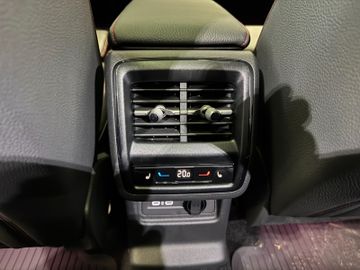 Skoda Kodiaq 2.0 TSI 195 kW 4x4 RS Leder*AHK*StHz*Pano