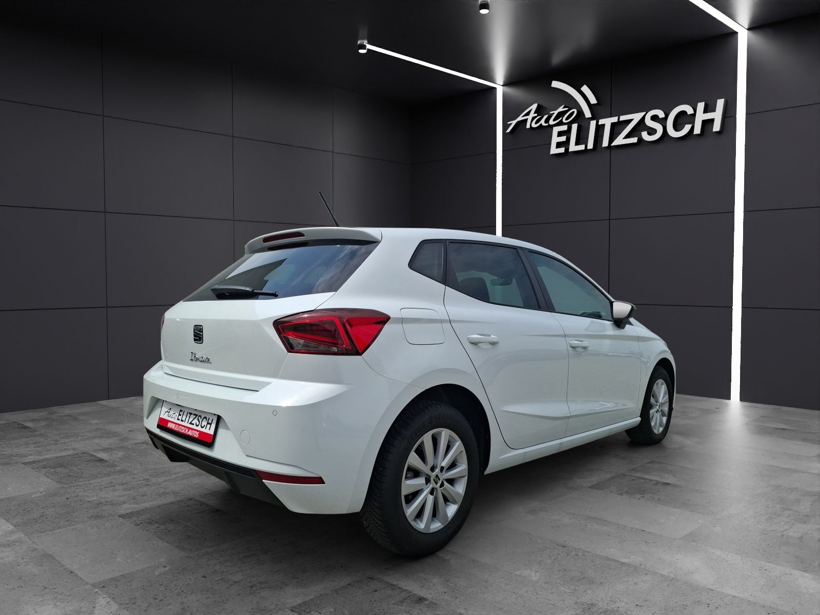 Fahrzeugabbildung SEAT Ibiza TSI Style LED Navi ACC VC RFK SH LM