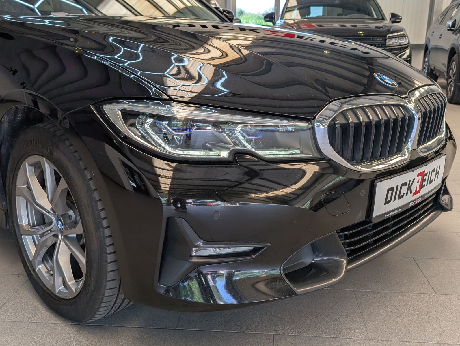 Fahrzeugabbildung BMW 320 e xDrive Sport Line Schadow Pano Laser Navi