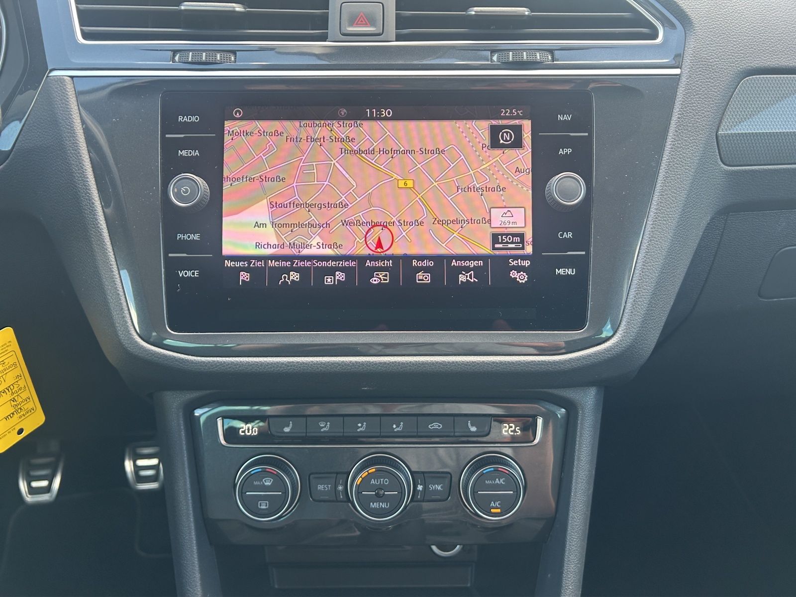 Fahrzeugabbildung Volkswagen Tiguan IQ.DRIVE LED Navi ACC AHK RFK SHZ