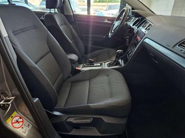 Volkswagen Golf - 11