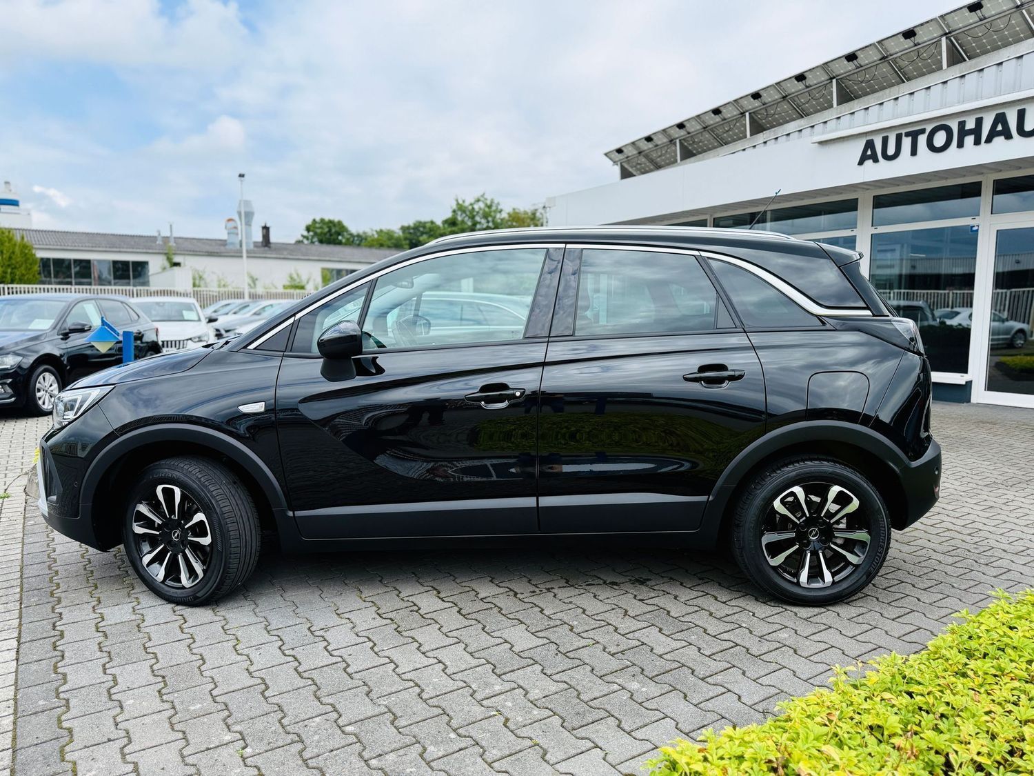 Fahrzeugabbildung Opel Crossland X 1,2 T ELEG., Navi, Panod, LED, RFK,
