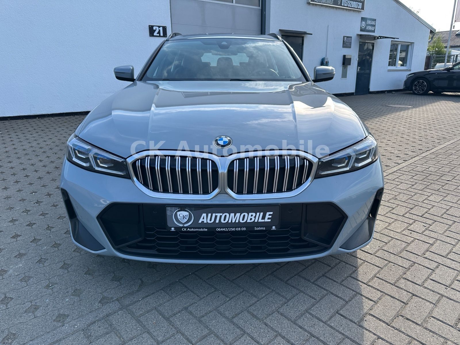 Fahrzeugabbildung BMW 330d xDrive Touring M-Sport/Navi/Head-Up/LED/Kam