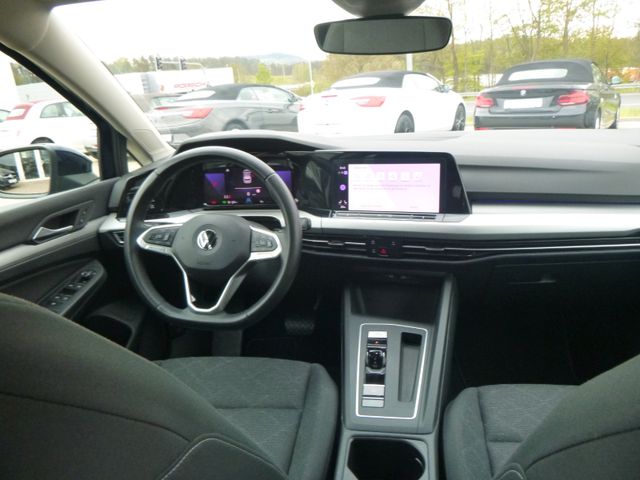 Fahrzeugabbildung Volkswagen Golf VIII 1,0 eTSI Life >AUT/NAV/LED/KAM/SHZ<