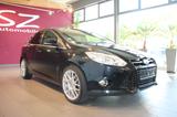 Ford Focus Lim. Titanium Leder Xenon Tempomat - Ford Focus aus 2011: Limousine