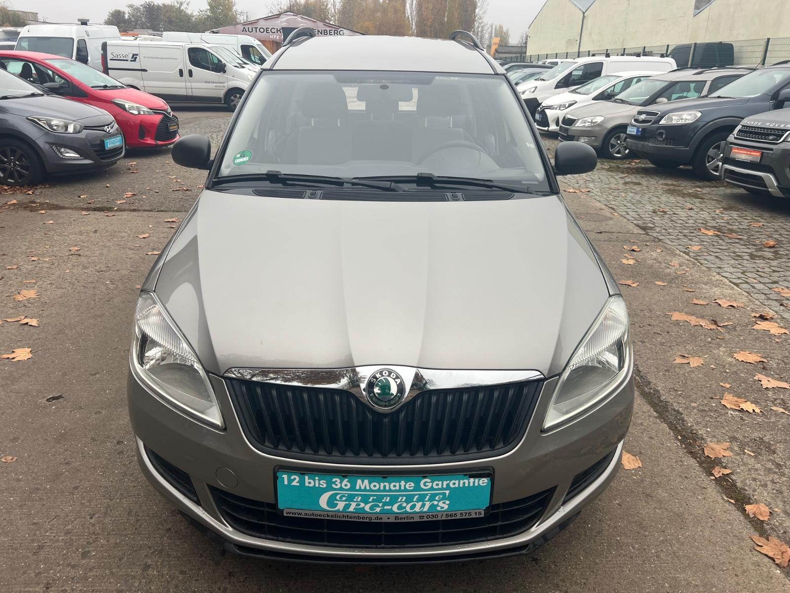 Skoda Roomster 2012 — rear view