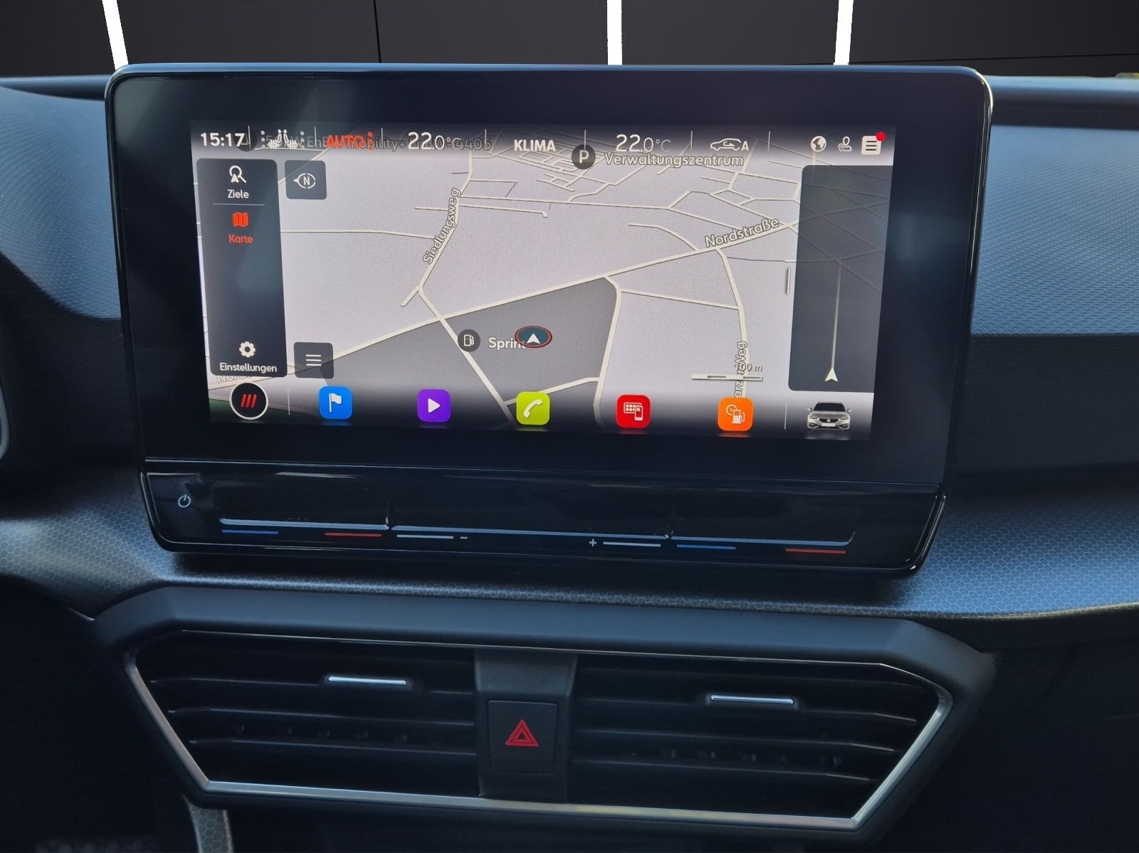 Fahrzeugabbildung SEAT Leon ST TDI Style DSG LED Navi AID beats ACC RFK