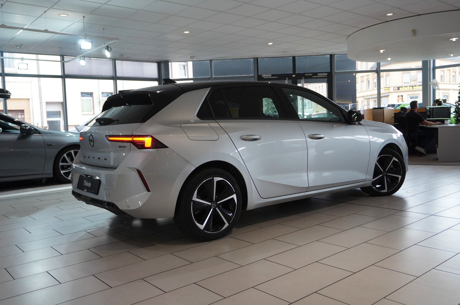 Fahrzeugabbildung Opel Astra L Lim. 1.6 HYBRID GS SPORT NAVI/360°/SPORT